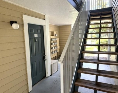 4211 Chatham Oak Court - Photo Thumbnail 9