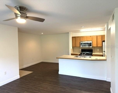 4211 Chatham Oak Court - Photo Thumbnail 14