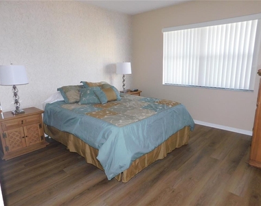 250 Woodlake Wynde - Photo Thumbnail 8