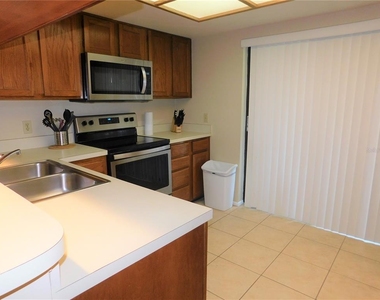 250 Woodlake Wynde - Photo Thumbnail 6