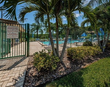 250 Woodlake Wynde - Photo Thumbnail 10
