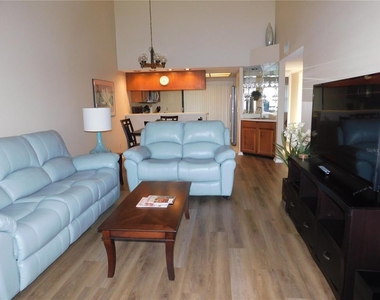 250 Woodlake Wynde - Photo Thumbnail 1
