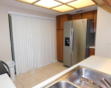 250 Woodlake Wynde - Photo Thumbnail 7