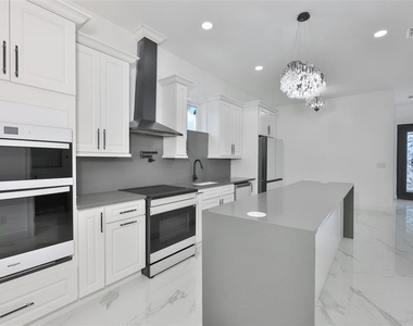2816 Corrine Street - Photo Thumbnail 11