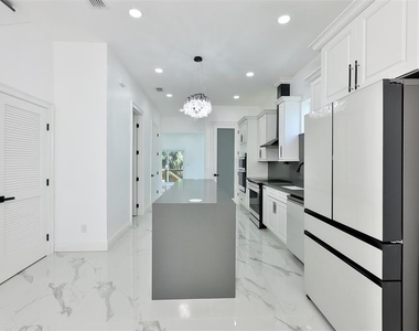 2816 Corrine Street - Photo Thumbnail 8