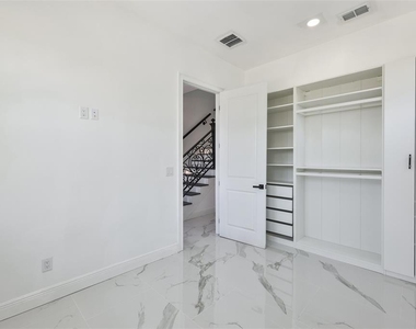 2816 Corrine Street - Photo Thumbnail 5