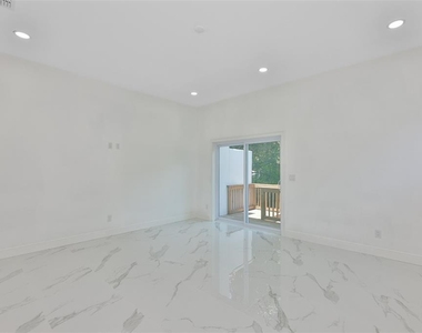 2816 Corrine Street - Photo Thumbnail 19