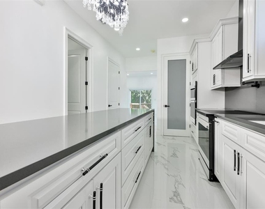 2816 Corrine Street - Photo Thumbnail 10