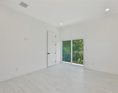 2816 Corrine Street - Photo Thumbnail 32