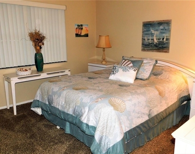272 Woodlake Wynde - Photo Thumbnail 8