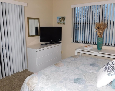 272 Woodlake Wynde - Photo Thumbnail 9
