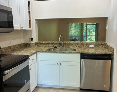 8648 Hunters Key Circle - Photo Thumbnail 3