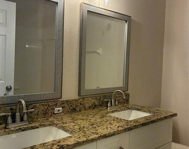 8648 Hunters Key Circle - Photo Thumbnail 13