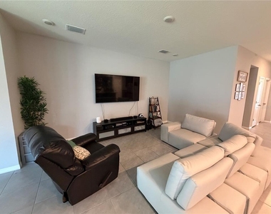 3747 Capri Coast Drive - Photo Thumbnail 6