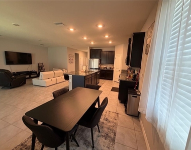 3747 Capri Coast Drive - Photo Thumbnail 5