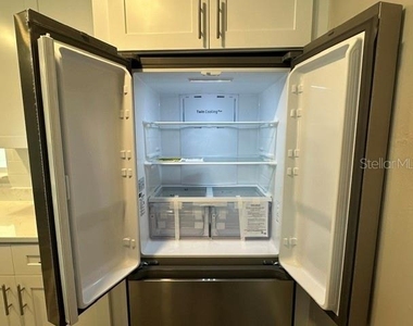 11525 81st Place - Photo Thumbnail 7