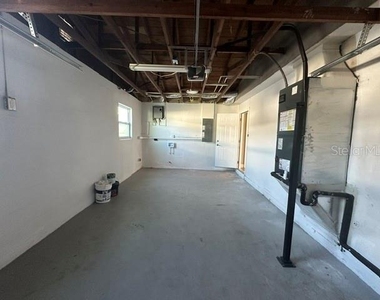 11525 81st Place - Photo Thumbnail 23