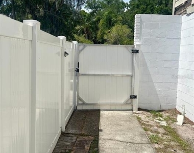 7302 Woodhall Court - Photo Thumbnail 11