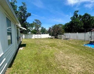 7302 Woodhall Court - Photo Thumbnail 10