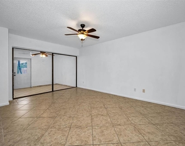 10626 Longwood Drive - Photo Thumbnail 20