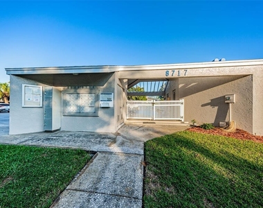 10626 Longwood Drive - Photo Thumbnail 42