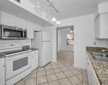 10626 Longwood Drive - Photo Thumbnail 12