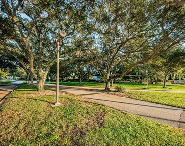 10626 Longwood Drive - Photo Thumbnail 35
