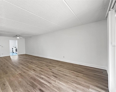 4435 1st Street Ne - Photo Thumbnail 8