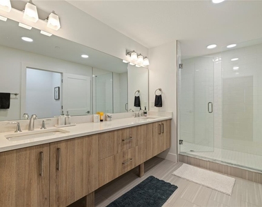 415 Island Way - Photo Thumbnail 18