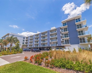 415 Island Way - Photo Thumbnail 2