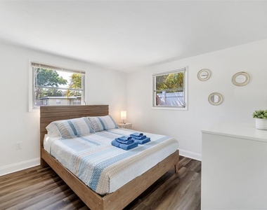 11919 102nd Street - Photo Thumbnail 15