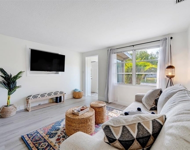 11919 102nd Street - Photo Thumbnail 10