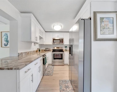 11919 102nd Street - Photo Thumbnail 3