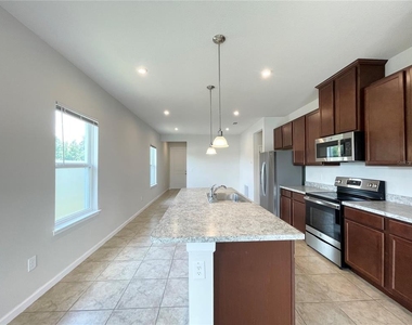 10668 Old Sycamore Loop - Photo Thumbnail 6