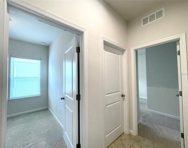 10668 Old Sycamore Loop - Photo Thumbnail 19