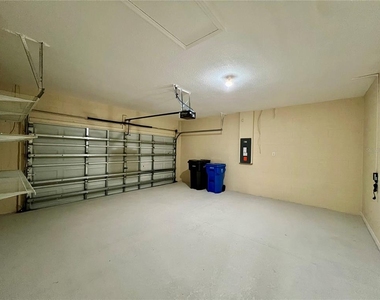 9606 Oak Glade Avenue - Photo Thumbnail 27