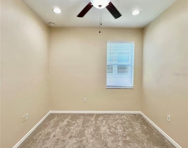 9606 Oak Glade Avenue - Photo Thumbnail 10