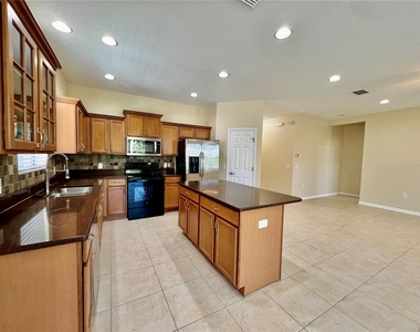 9606 Oak Glade Avenue - Photo Thumbnail 17