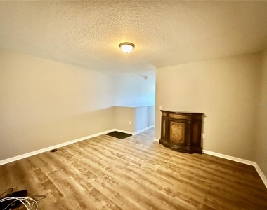 4505 Ashburn Square Drive - Photo Thumbnail 15