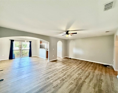 4505 Ashburn Square Drive - Photo Thumbnail 7