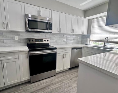 7512 Bolanos Court - Photo Thumbnail 5