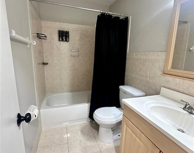 7512 Bolanos Court - Photo Thumbnail 20