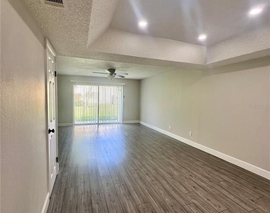 7512 Bolanos Court - Photo Thumbnail 8