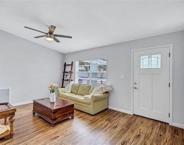 504 7th Street Se - Photo Thumbnail 6