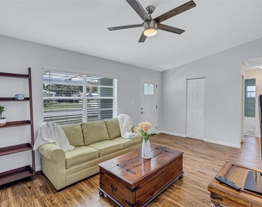 504 7th Street Se - Photo Thumbnail 5