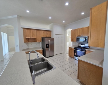 15305 Paloma Park Lane - Photo Thumbnail 10