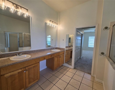 15305 Paloma Park Lane - Photo Thumbnail 16