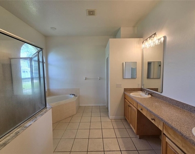 15305 Paloma Park Lane - Photo Thumbnail 18