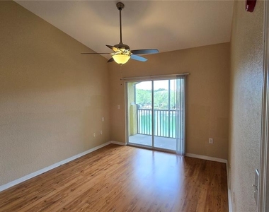 10211 Courtney Palms Boulevard - Photo Thumbnail 6