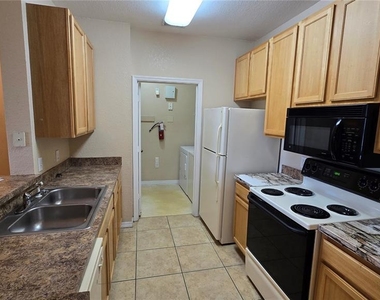 10211 Courtney Palms Boulevard - Photo Thumbnail 5
